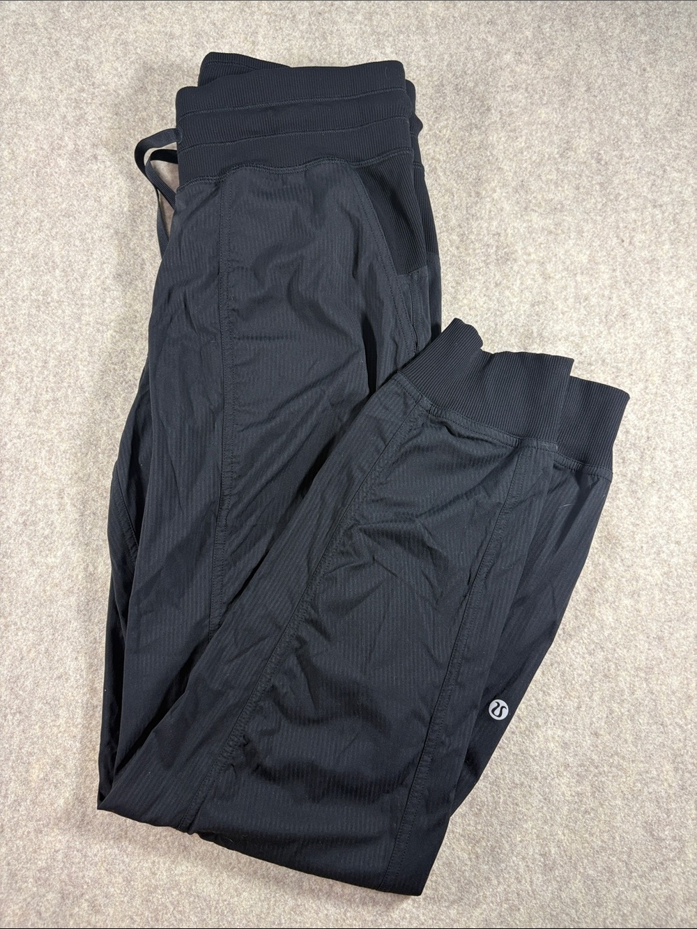 Lululemon Women’s Dance Studio Mid-Rise Jogger Pants Black Size 6 EUC
